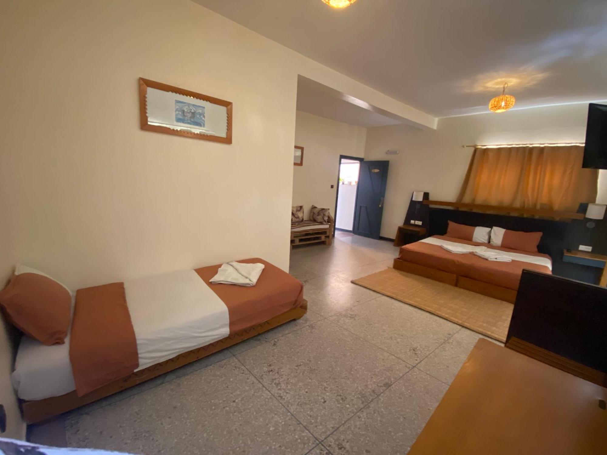 Adventurekeys Surf Yoga Cowork Bed and Breakfast Taghazout Buitenkant foto